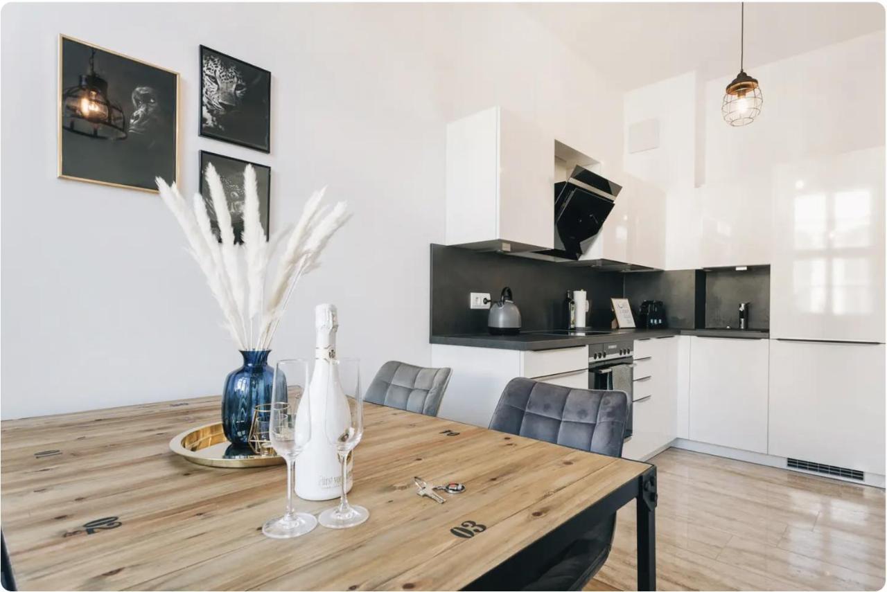 Tip! Zentraler Geht's Nicht! Premium In Der Altstadt Appartement Dresden